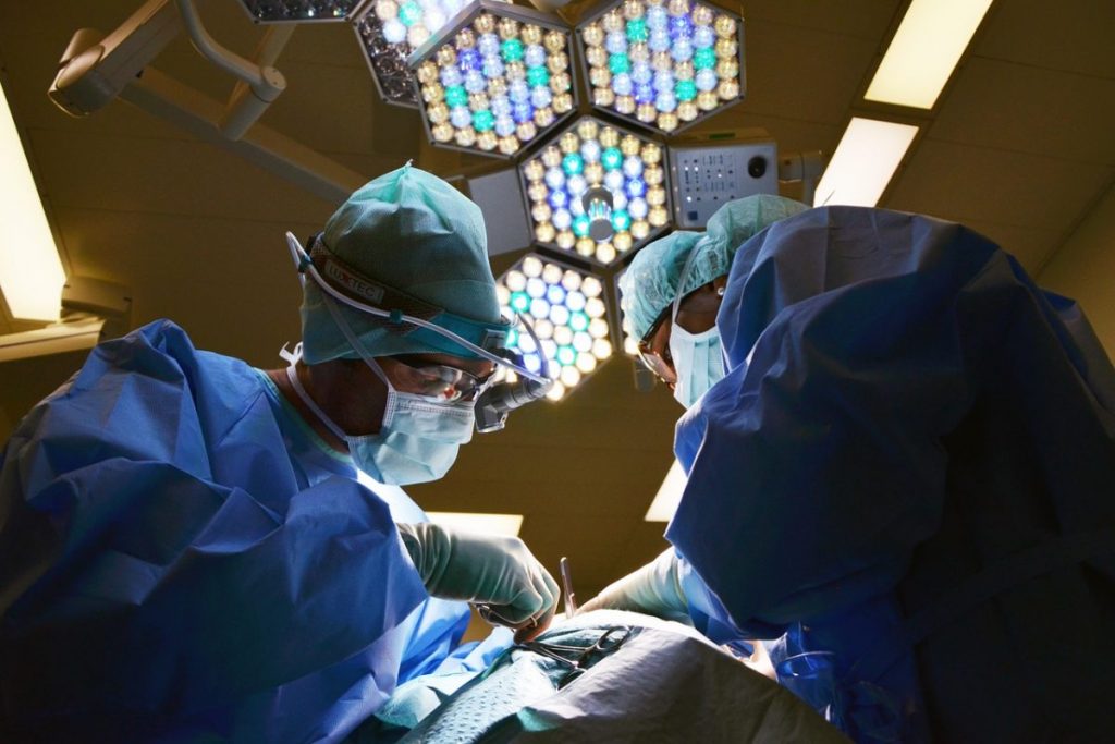 Why surgeons wear green or blue