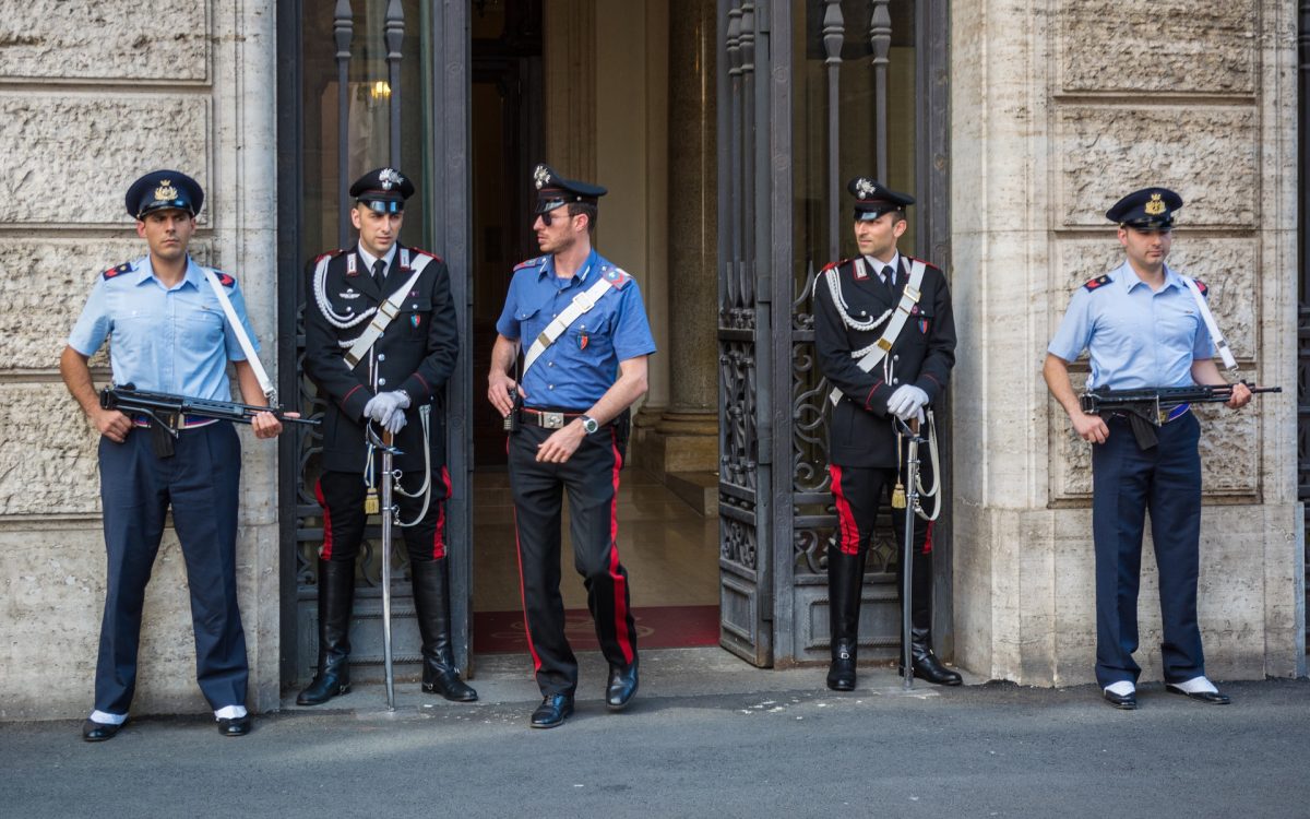 Uniform of the Carabinieri: the crook catchers of Italy –