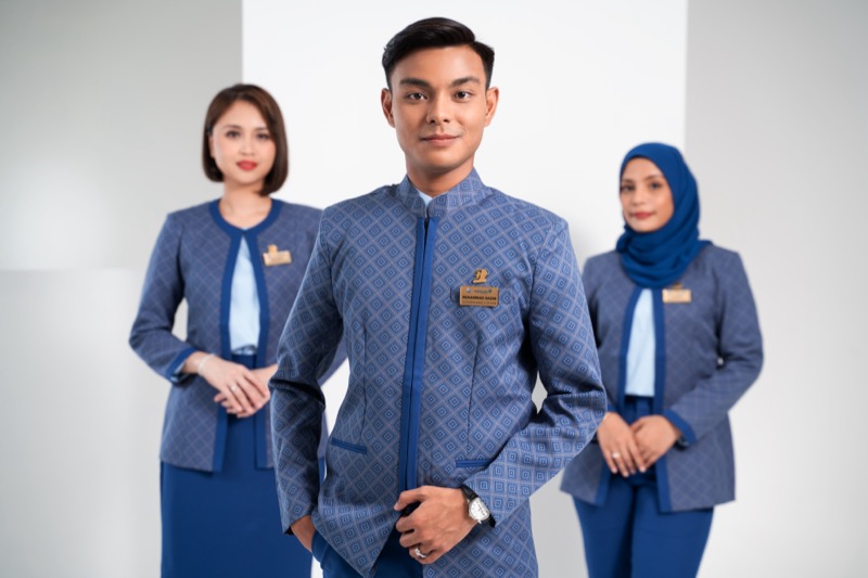 Ground staff of Malaysia Airlines receives new uniform